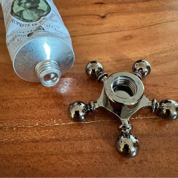 Parisian Hotel de Crillon Fancy Shampoo 1.69fl oz NEW - Sealed - Picture 2 of 11